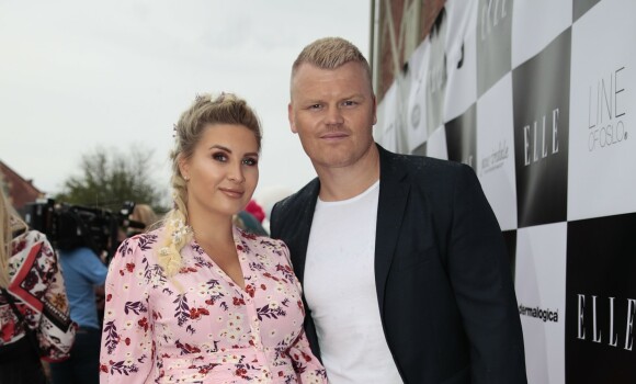 Oslo 20190611.
John Arne Riise (t.h.) med sin gravide kone Louise Angelica Riise p den rde lperen til Elle-festen p Hymagasinet p Akershus festning i Oslo tirsdag.
Foto: Hkon Mosvold Larsen / NTB scanpix